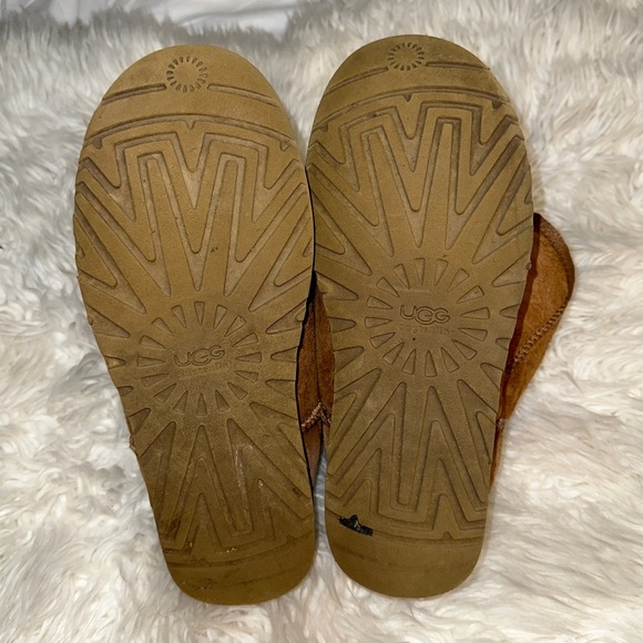 UGG | Classic Short Chestnut Suede Sheepskin Fur Lined Boots 5285 - Picture 7 of 14